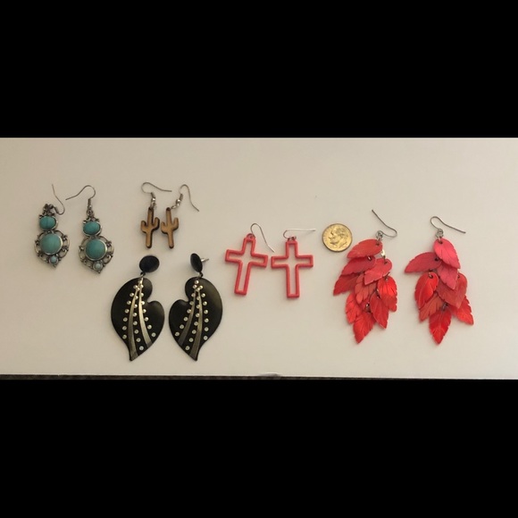 5 pairs of fashion Earrings- EUC - Picture 2 of 8